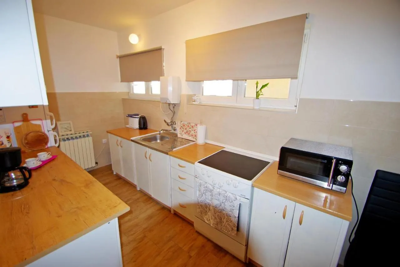 Apartment Suzi Valdebek Пула Хорватия