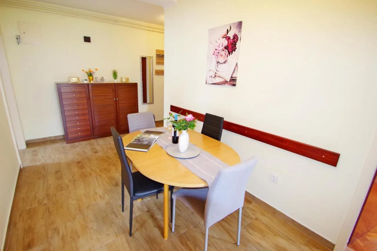 Apartment Suzi Valdebek プーラ