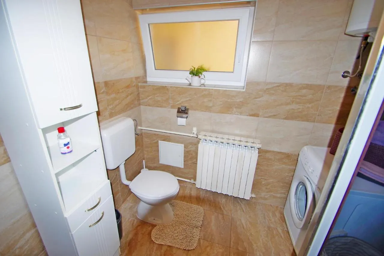 Apartment Suzi Valdebek Пула