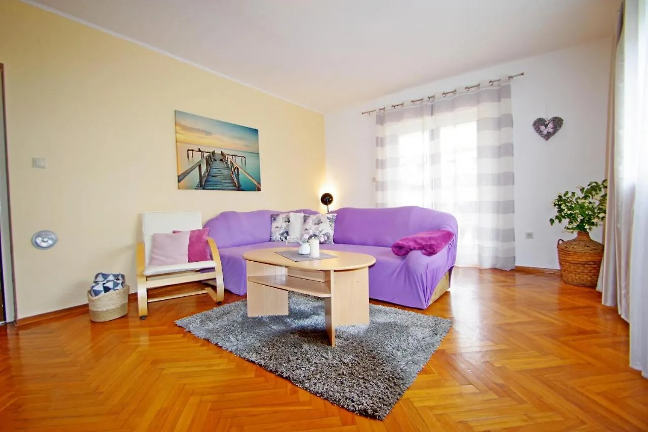 Apartment Suzi Valdebek Пула Хорватия