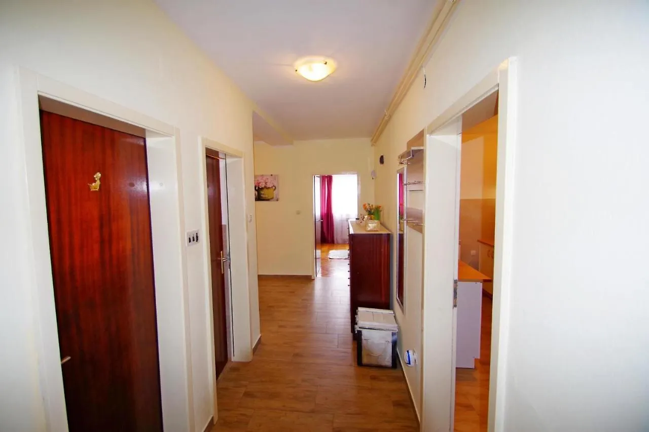 Apartment Suzi Valdebek Пула