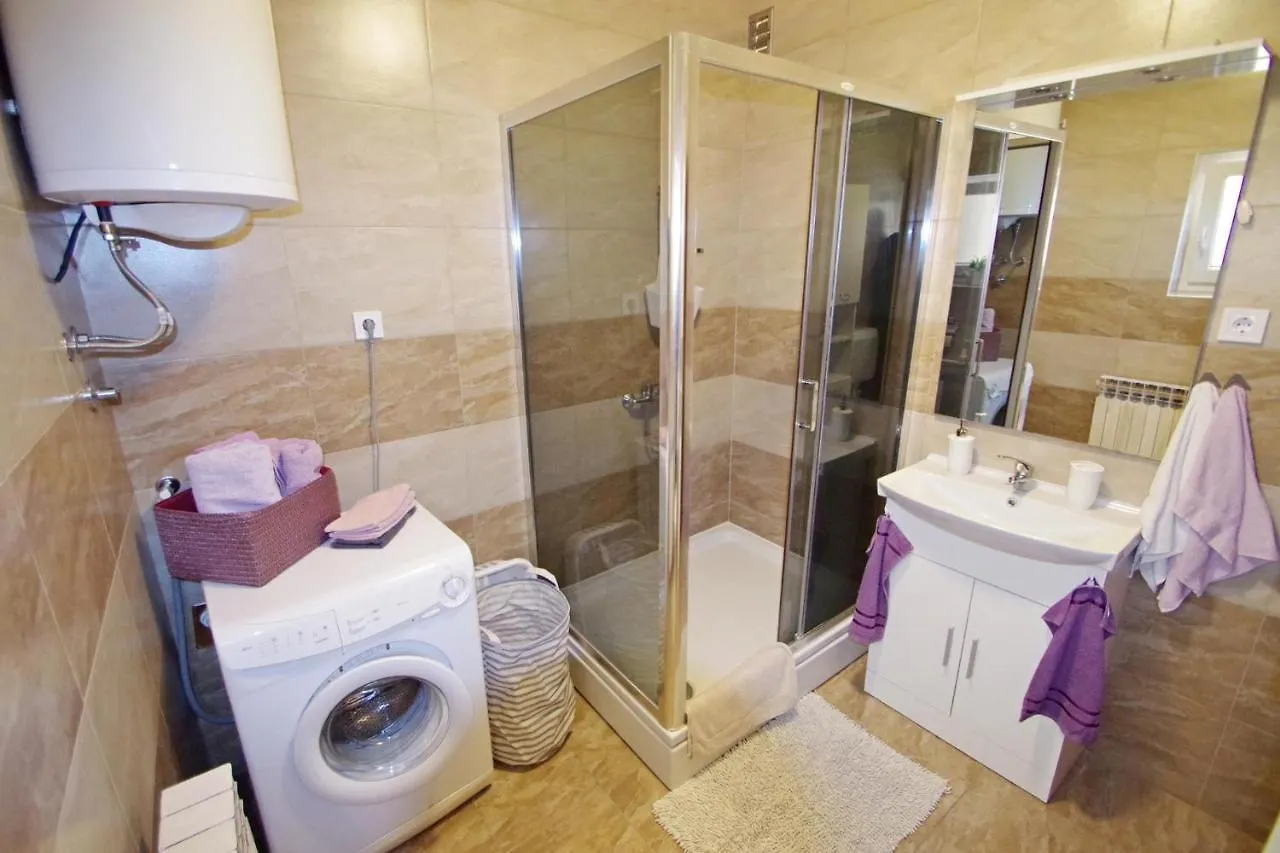 Apartment Suzi Valdebek Пула