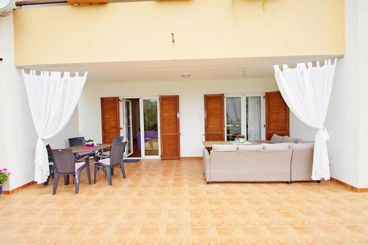 Apartment Suzi Valdebek 0*, Pula Croatia