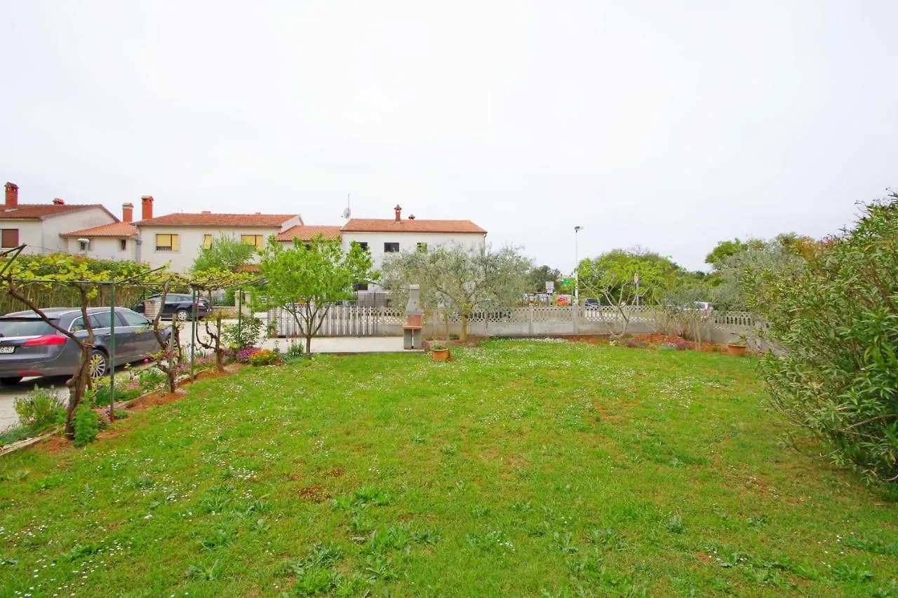 Apartment Suzi Valdebek  Pula
