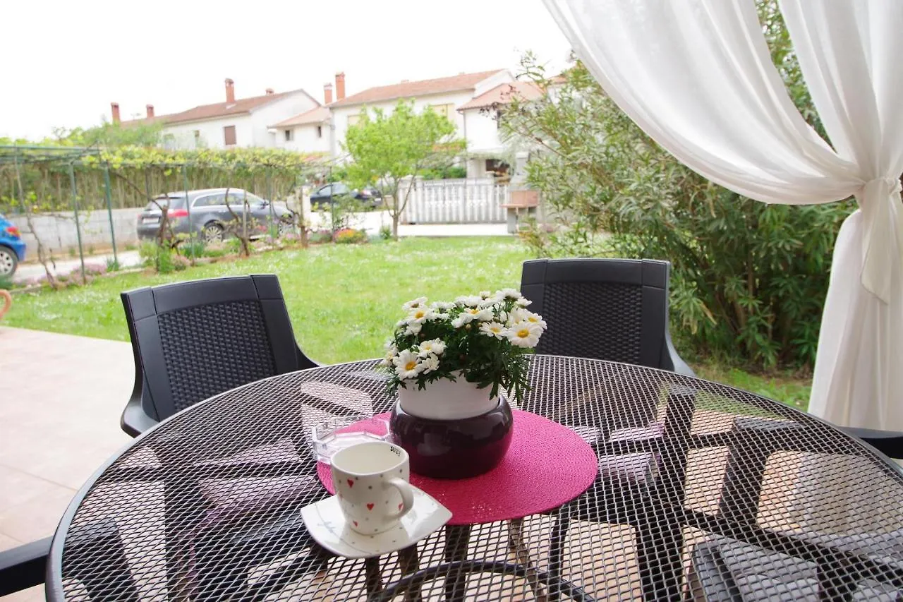 Apartment Suzi Valdebek Croatia
